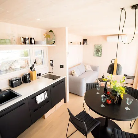 By Interhome Drage